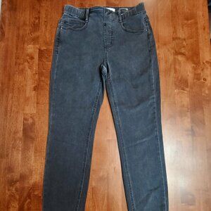 Tribal ~ Sz 4 ~ Audrey Mid-Rise Icon Fit ~ Slip on “Jeans” ~ Excellent Condition